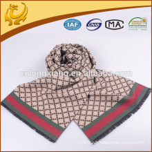 Chine Factory Simple Design hiver foulard en soie Vente en gros